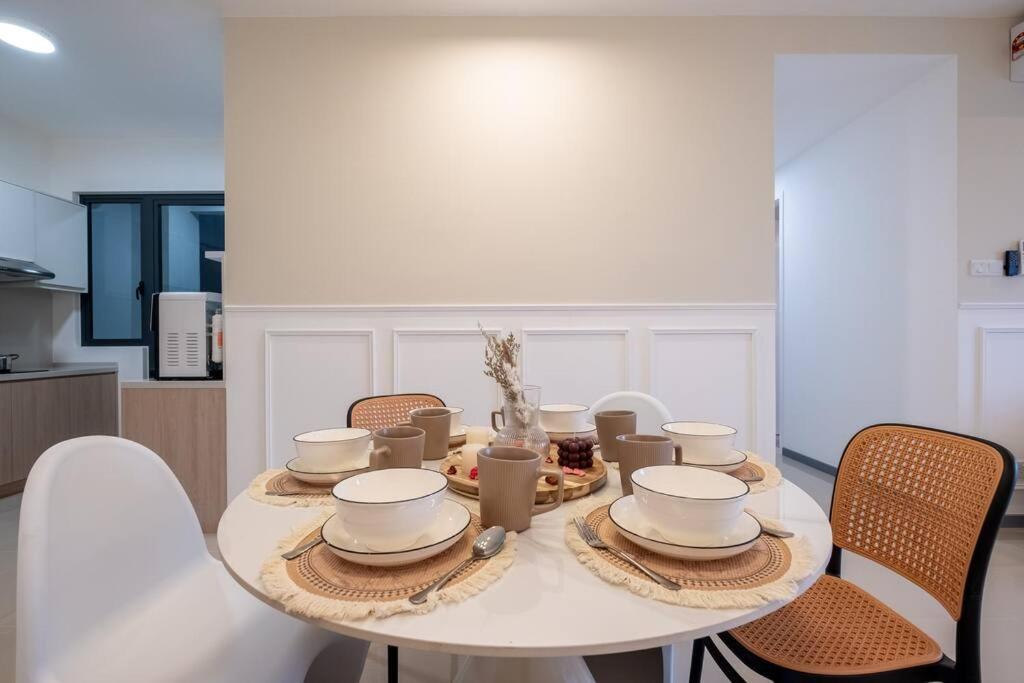 Pangsapuri Chic Getaway Sweet Families3br2bath8pax, Aeon, Mitec *