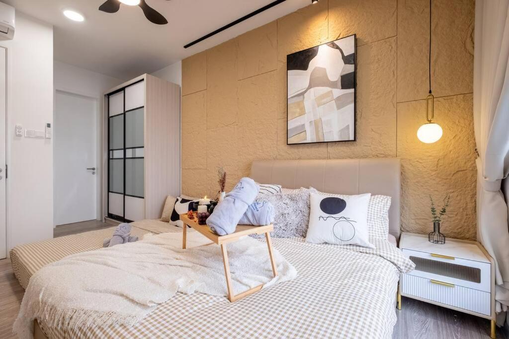 Pangsapuri Chic Getaway Sweet Families3br2bath8pax, Aeon, Mitec
