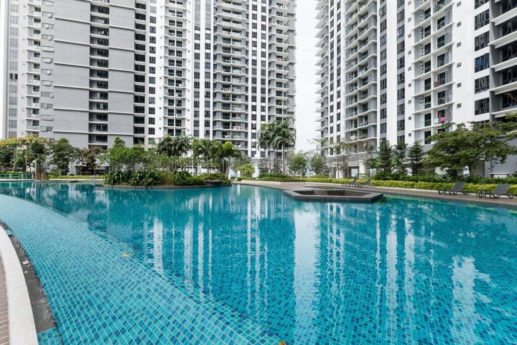 Pangsapuri Chic Getaway Sweet Families3br2bath8pax, Aeon, Mitec Kuala Lumpur