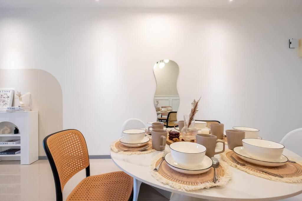 Chic Getaway Sweet Families3br2bath8pax, Aeon, Mitec Kuala Lumpur