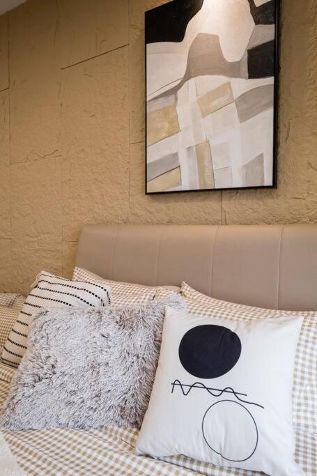 Pangsapuri Chic Getaway Sweet Families3br2bath8pax, Aeon, Mitec *