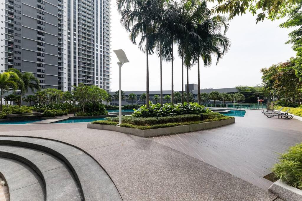 Chic Getaway Sweet Families3br2bath8pax, Aeon, Mitec Kuala Lumpur