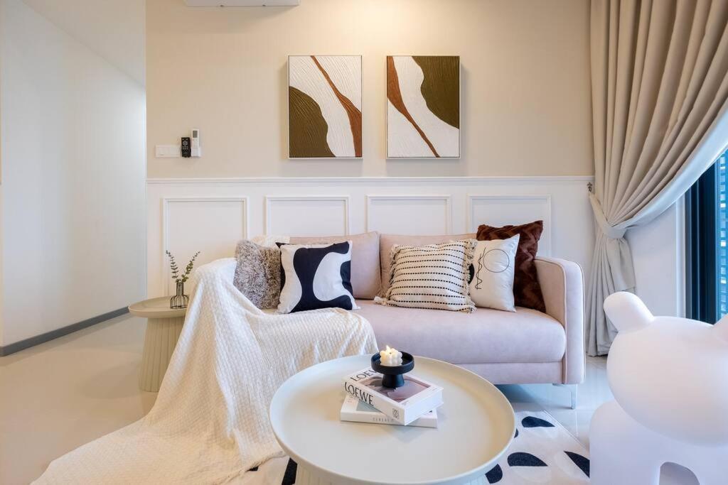 Pangsapuri Chic Getaway Sweet Families3br2bath8pax, Aeon, Mitec Kuala Lumpur