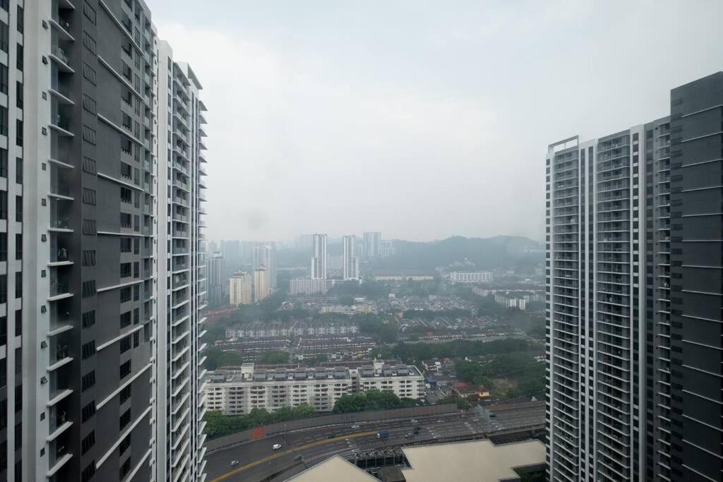 Chic Getaway Sweet Families3br2bath8pax, Aeon, Mitec Kuala Lumpur