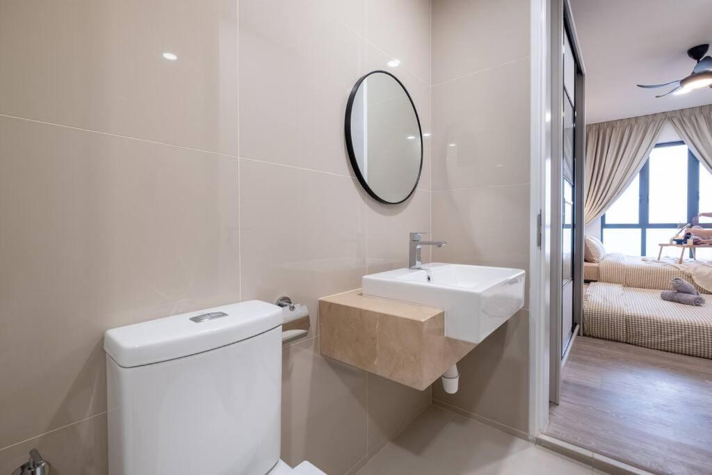Pangsapuri Chic Getaway Sweet Families3br2bath8pax, Aeon, Mitec