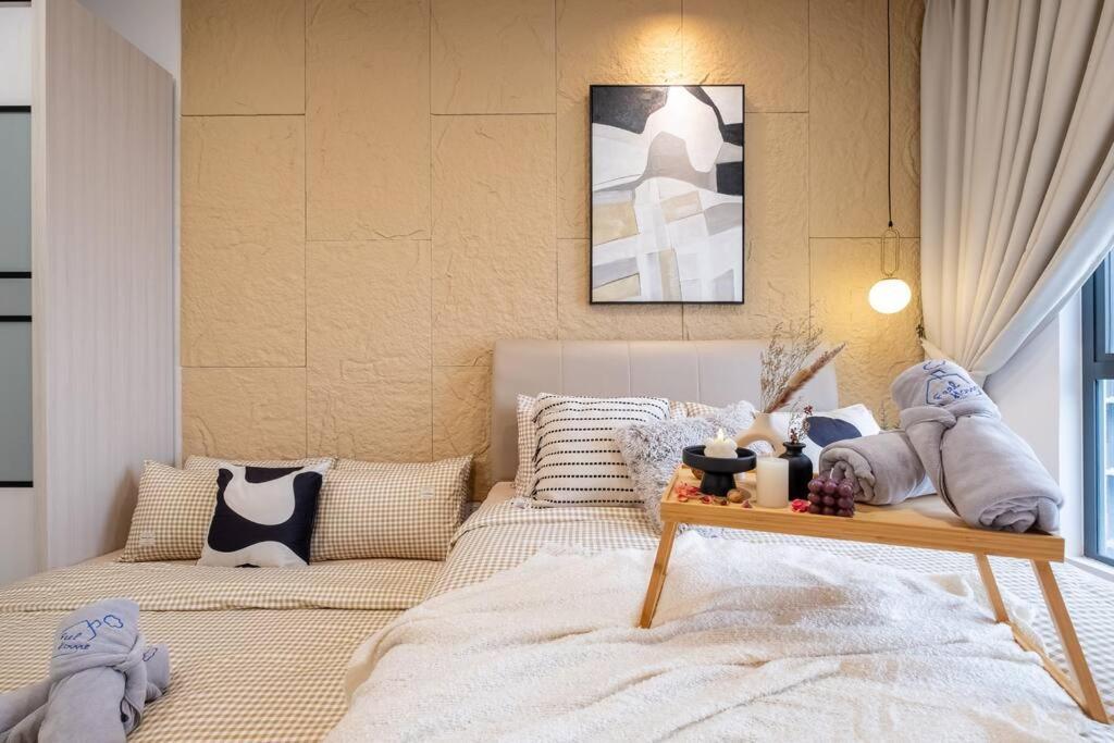 Pangsapuri Chic Getaway Sweet Families3br2bath8pax, Aeon, Mitec