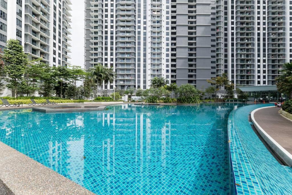 Pangsapuri Chic Getaway Sweet Families3br2bath8pax, Aeon, Mitec *